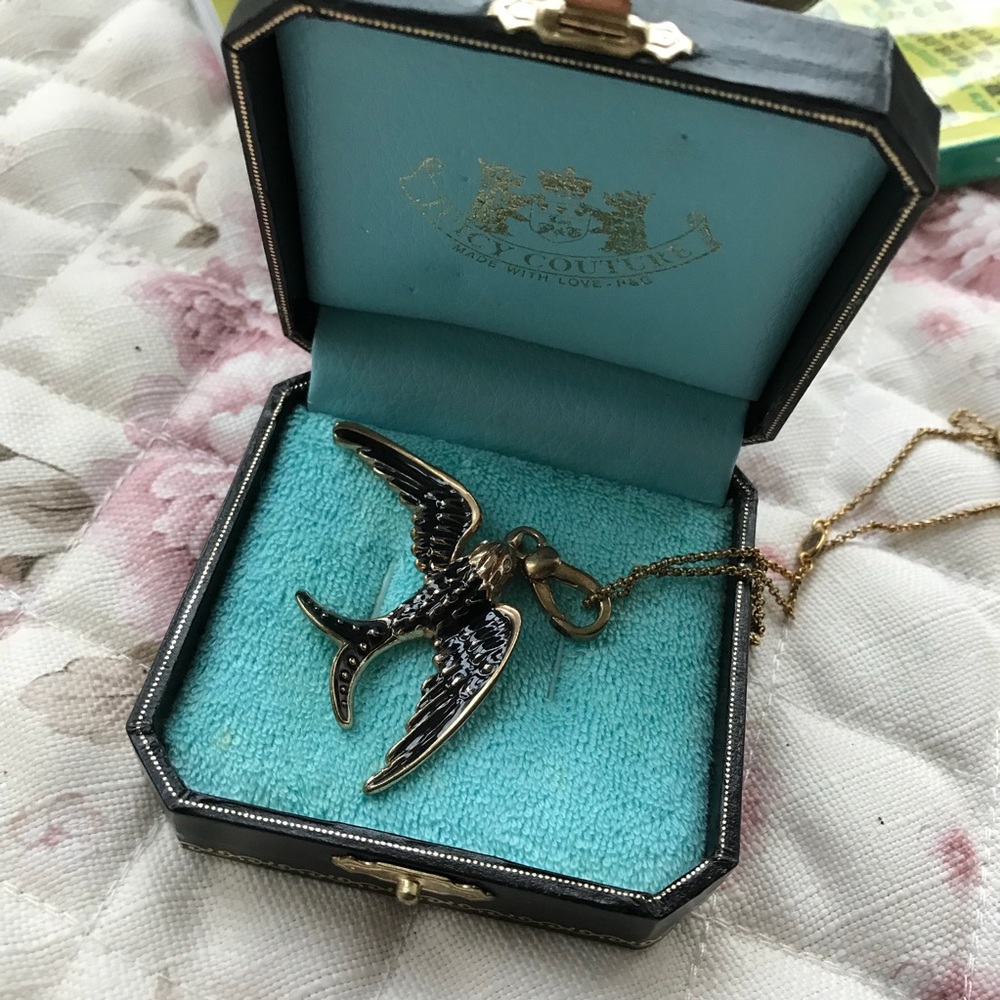 Juicy couture bird necklace